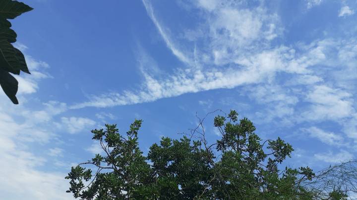 Sky photo by Annemarie Abi Assi in Aegina/Greece ... 13h13