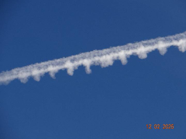 Sky photo by HHPI in Strafing My House, Lake City, Florida