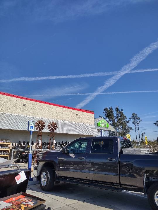 Sky photo by HHPI in Tractor Supply, Lake City, Florida