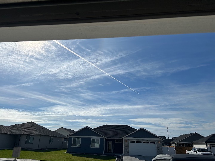 Sky photo by Howi-1007 in Ephrata WA. What are real clouds?