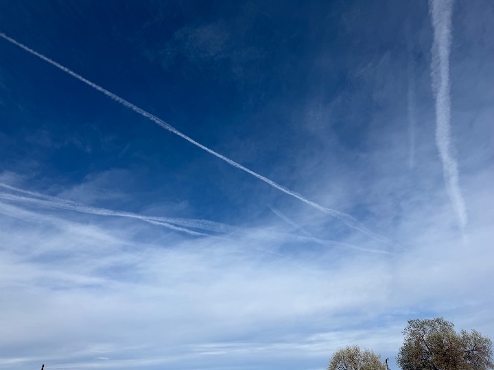 Sky photo by Eedie in Christmas Valley Oregon