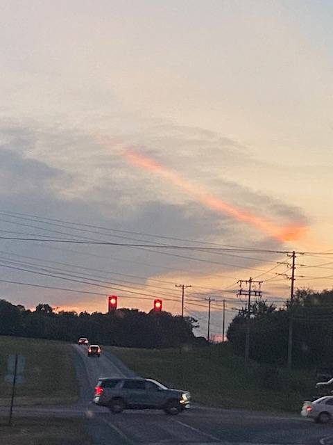 Sky photo by NightWisp in Lebanon, TN 709 pm West