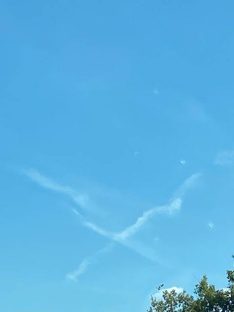 Sky photo by NightWisp in Mt Juliet, TN 239 pm  South